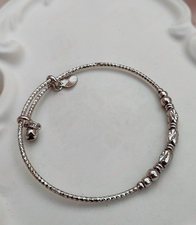 15% (20) بنگل النگویی مشابه طلا